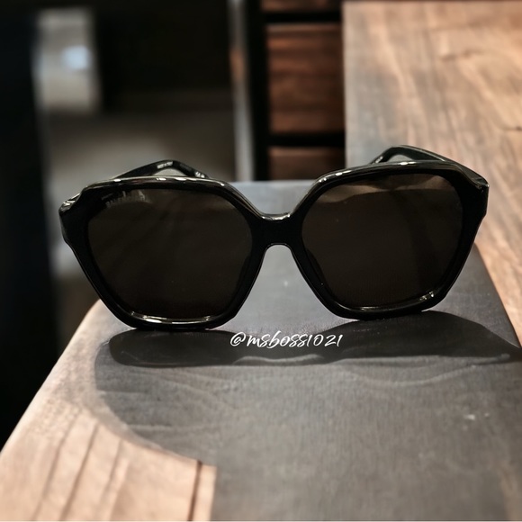 Balenciaga Black W/White Sunglasses + Case BRAND NEW NEVER WORN main image 4